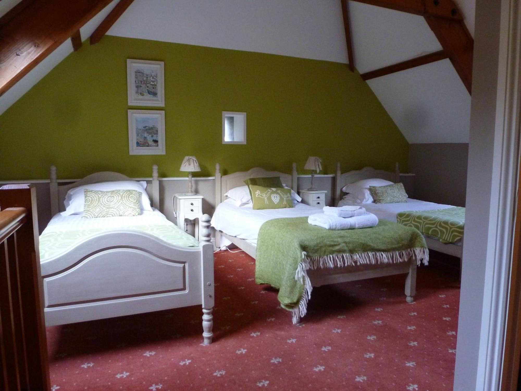 The Liscawn Hotel Crafthole Room photo
